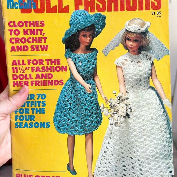 4/$40 crochet pattern book Vintage McCall's Doll Fashions Magazine 1964 💚 - Picture 1 of 7